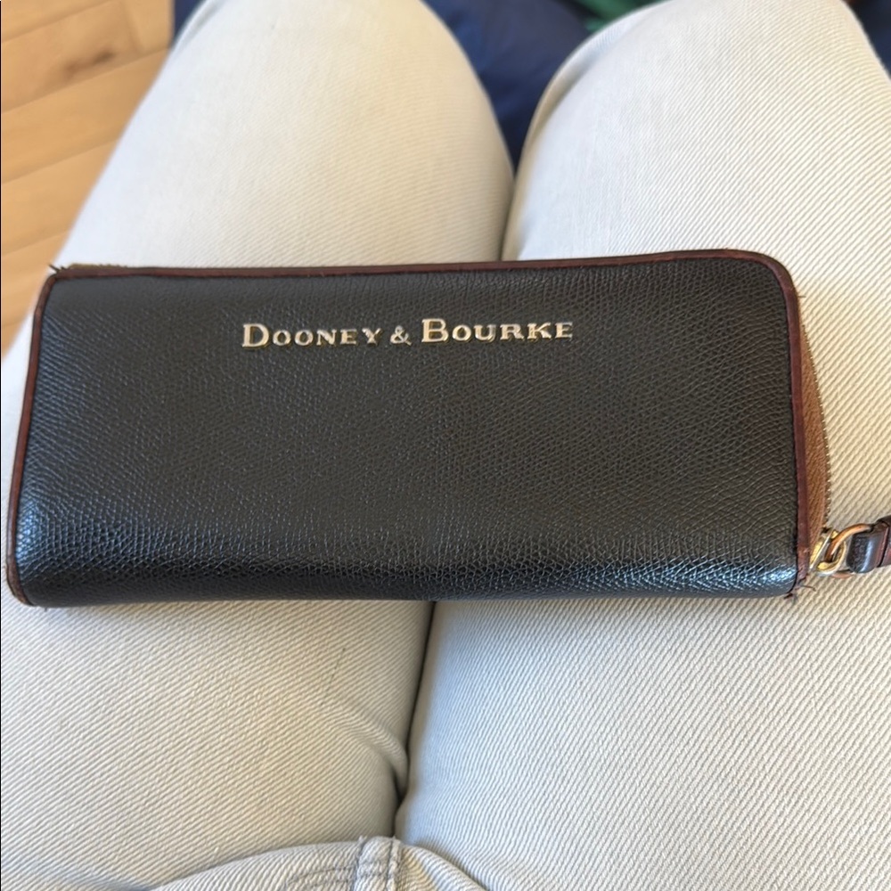 Dooney & Bourke Black Wallet Sleek Design